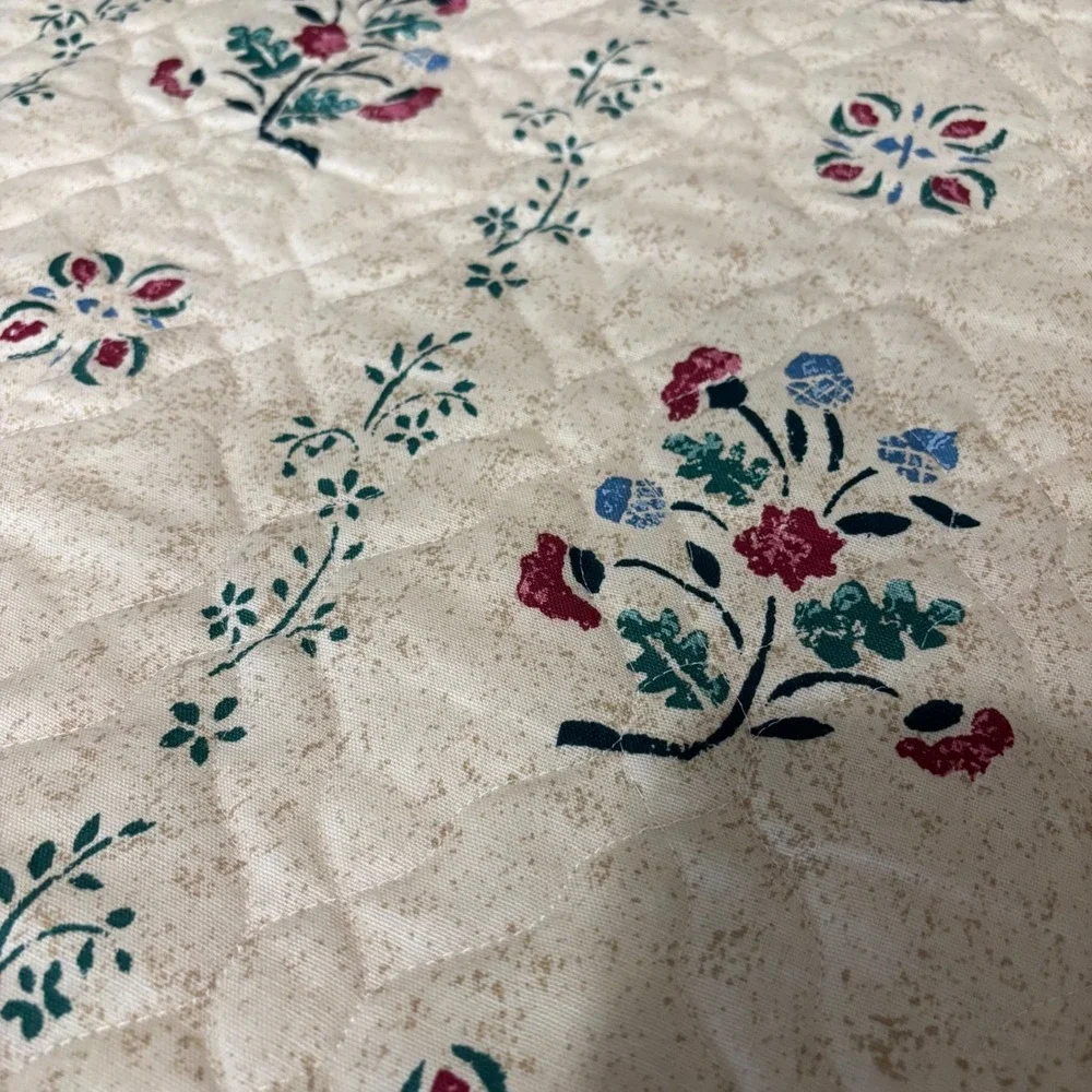 N/A quilted bedspread